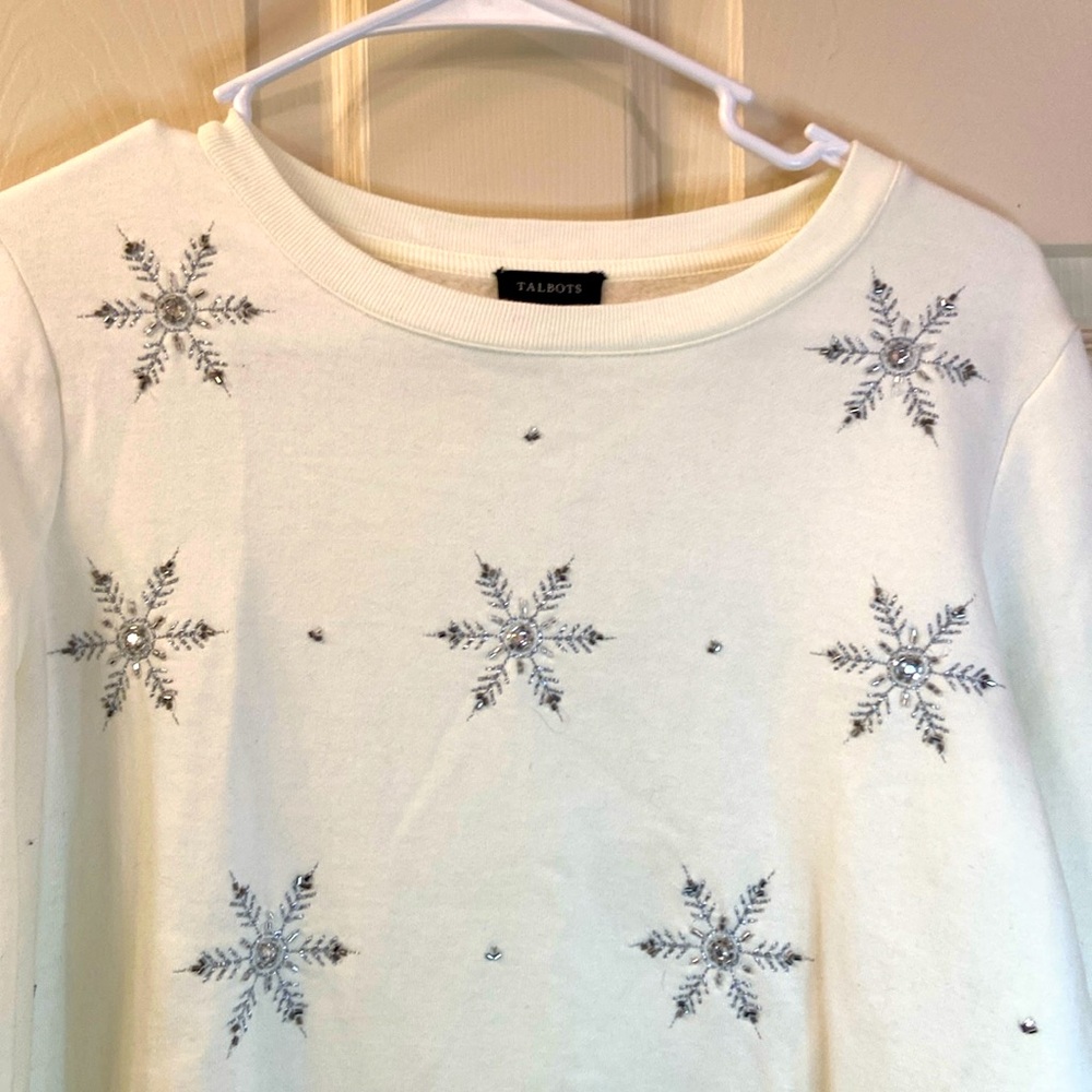 NWOT Talbots Beaded Sequins Snowflake Sweatshirt White Silver Stitching WM SZ S